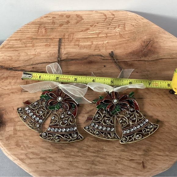 🟢 Beautiful pair of Pewter Crafted Christmas Bells w/ Holly Leaves & Jewels - Picture 10 of 12
